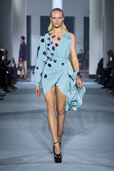 Look 17